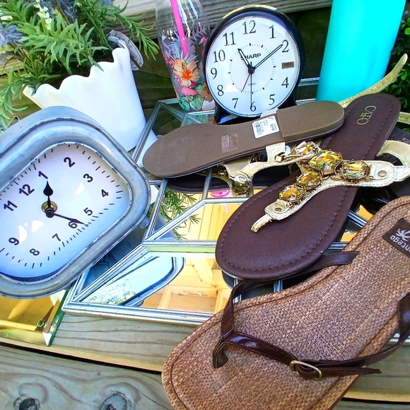 Sandals Bundle - Picture 1 of 3